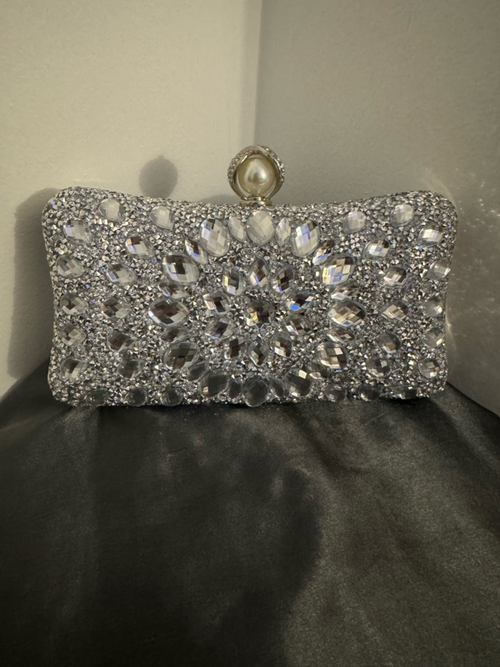 ✨ Rhinestone Evening Clutch – Glam Crystal Handbag with Pearl Clasp ✨